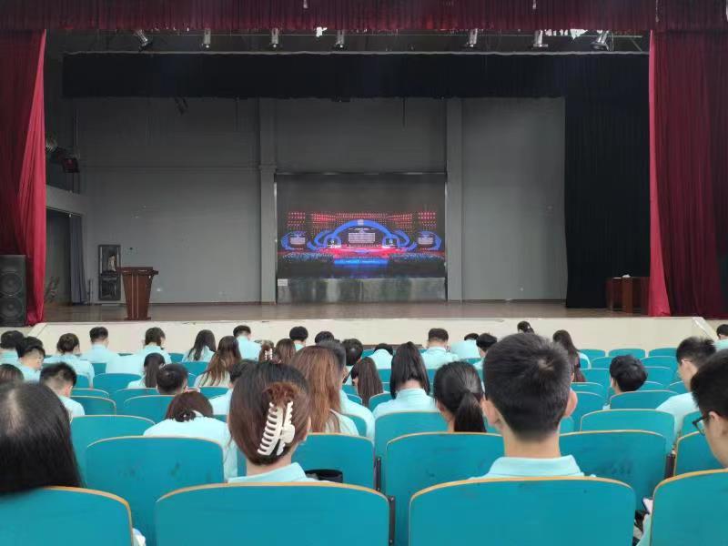 創(chuàng)新創(chuàng)業(yè)暑期訓(xùn)練營組織&ldquo;互聯(lián)網(wǎng)+&rdquo;大賽專題報(bào)告及經(jīng)驗(yàn)分享會(huì)